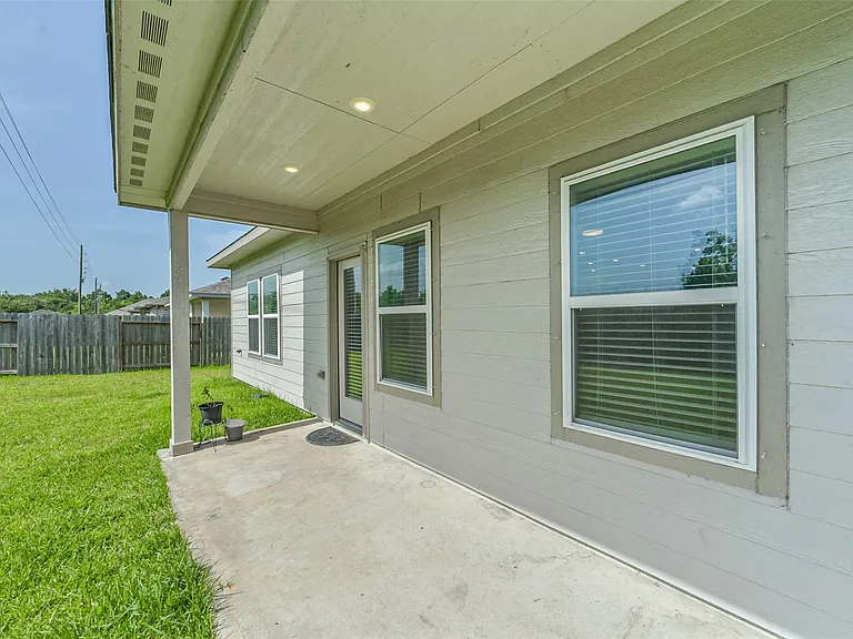 8515 Lake Groove Ln — Photo 24