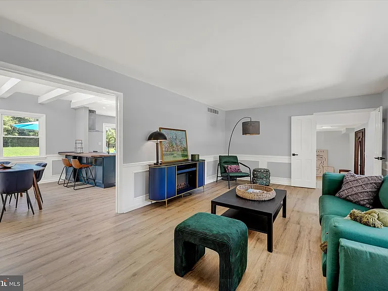 10533 Stevenson Rd — Photo 28