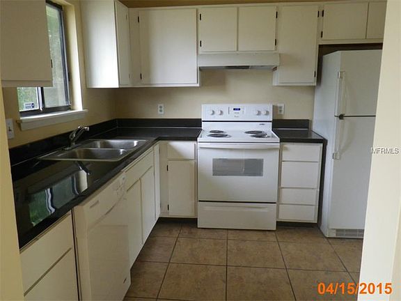 3rd image of 8131 Old Grove Dr