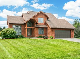 12 Hunting Spg, Rochester, NY 14624