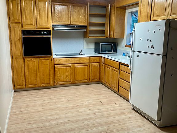 4th image of 5013 Montreal Dr