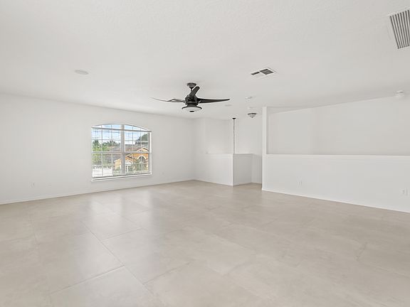 4th image of 316 Clydesdale Cir