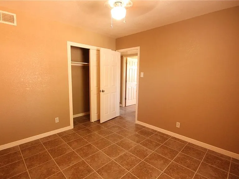 10804 Gloster Ct — Photo 16