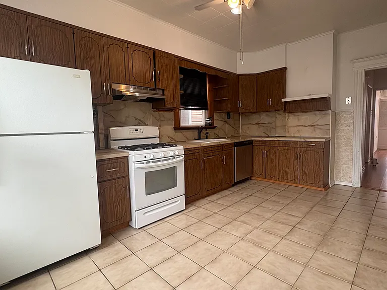 143 Elm St #2 — Photo 9