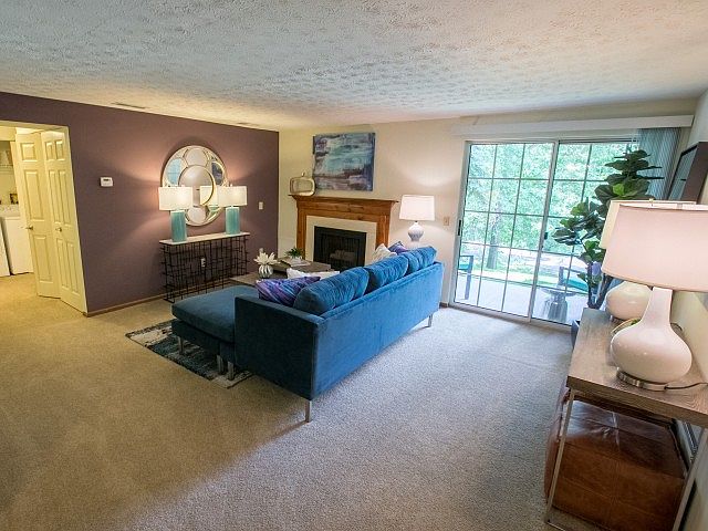 Large living room at Mallard's Crossing Apartments in Medina