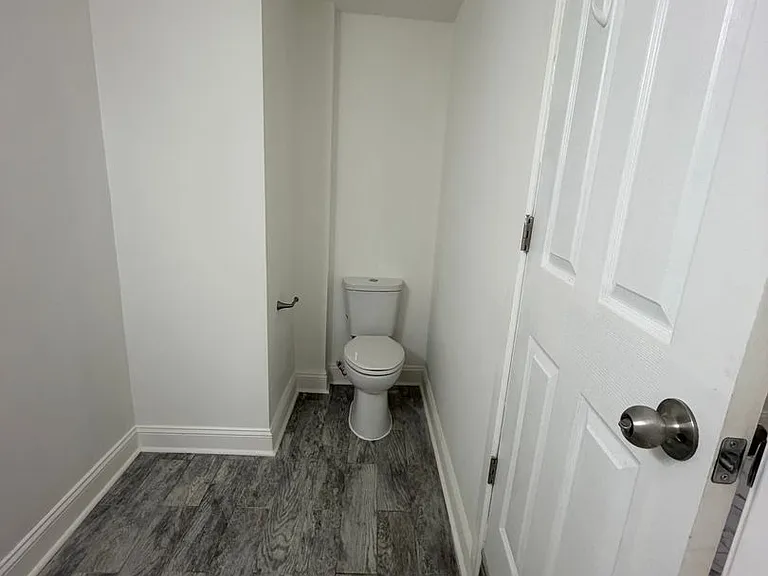 451 W Bringhurst St — Photo 17