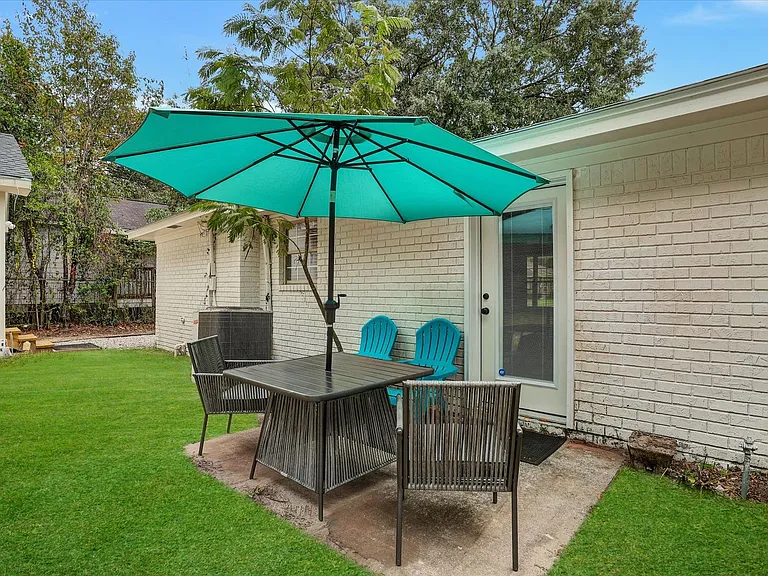 720 Dixon St — Photo 45