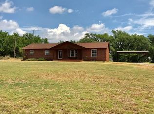 10826 N 1740 Rd, Sweetwater, OK 73666