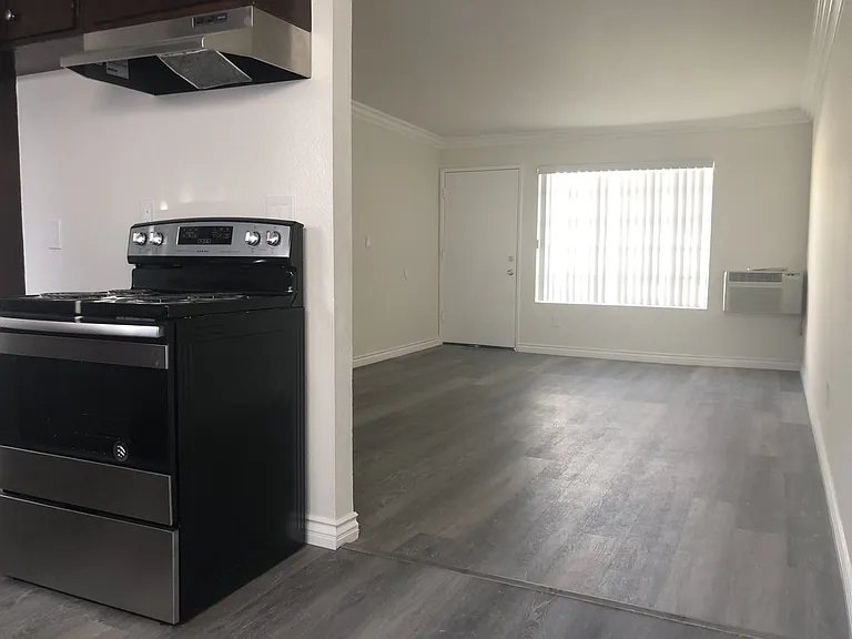 16850 Chatsworth St — Photo 18