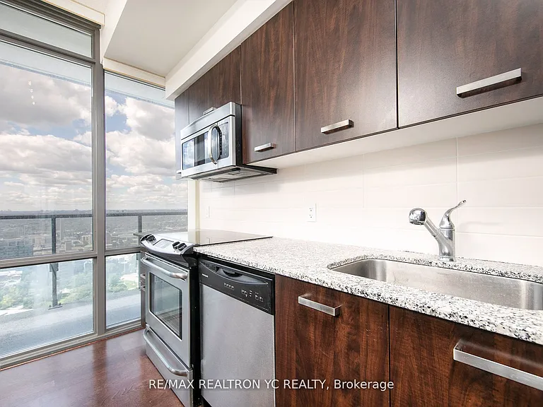 832 Bay St #3510 — Photo 7