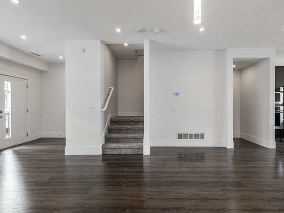 3rd image of 15177 60th Ave #83