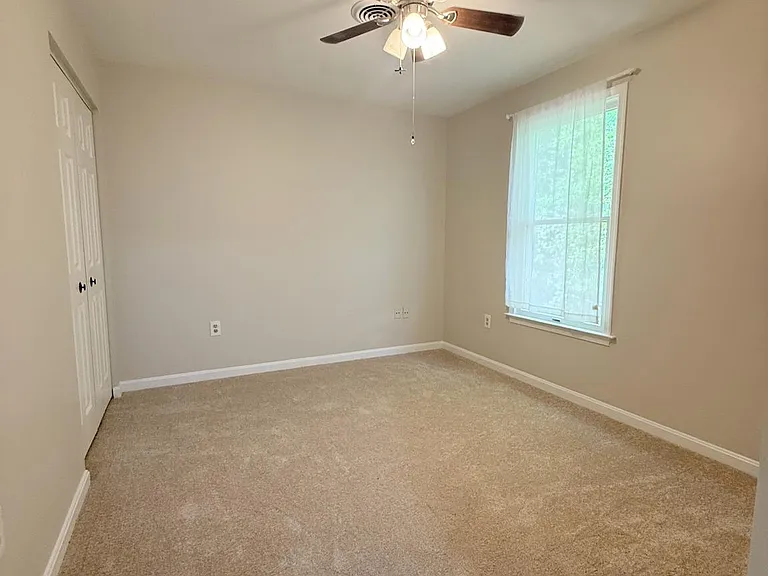 32 Provincial Pkwy — Photo 9