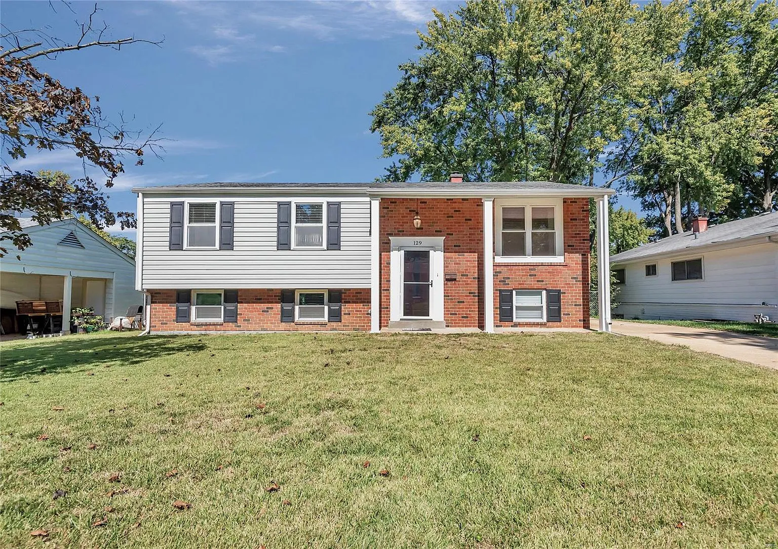 129 Maple Hill Ln photo 1