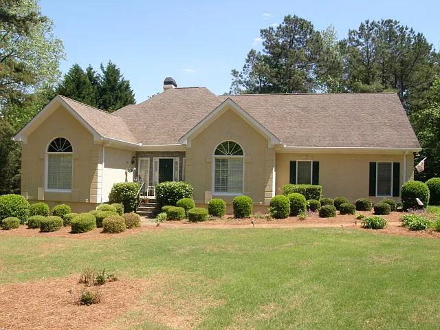 1091 Millers Lake Dr photo 1