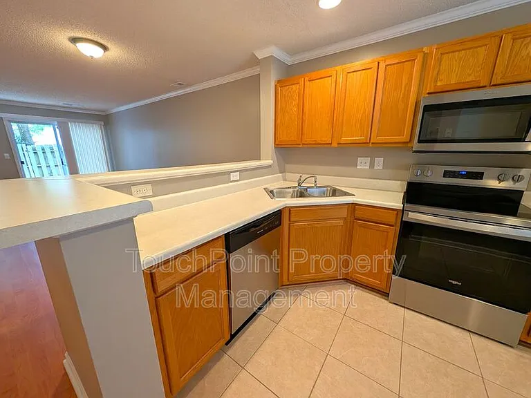 13612 Meade Glen Ct — Photo 5