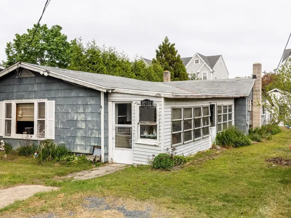 37532 Atlantic Ave, Rehoboth Beach, DE 19971