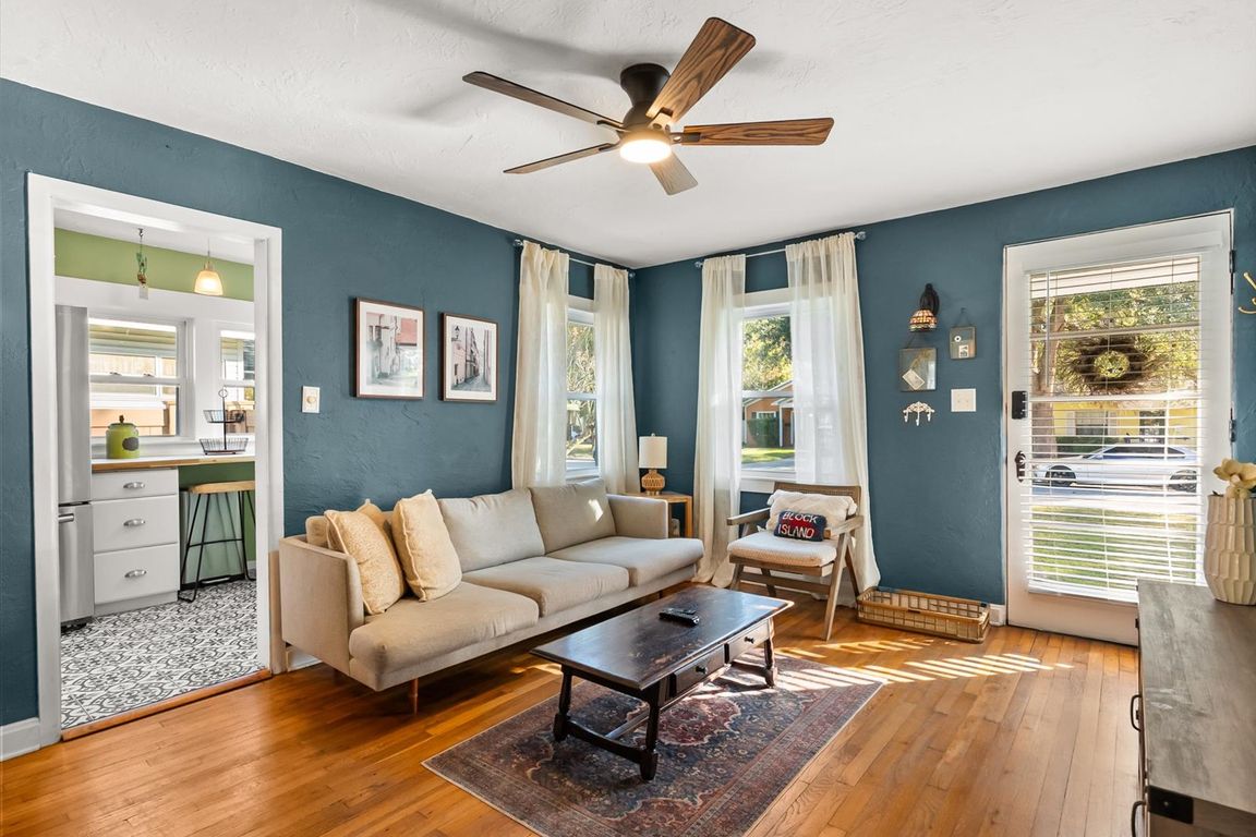 next background image