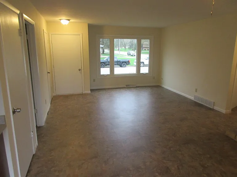 2805-2807 Iroquois Ct — Photo 11