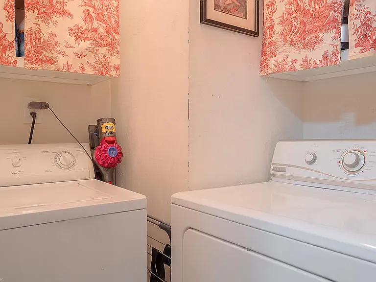 855 Claytor Sq — Photo 14