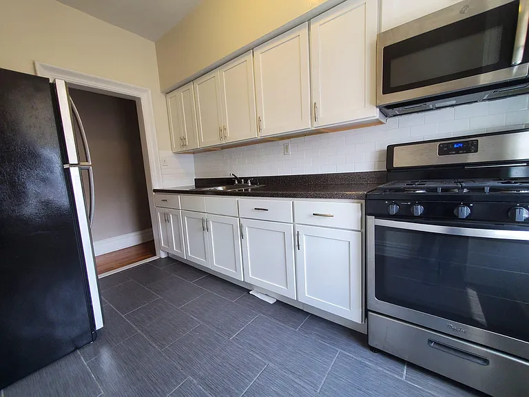 18 Kensington Ave #5G — Photo 1