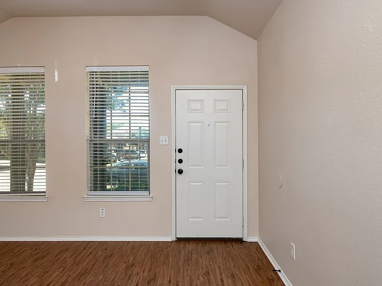 366 Schirra Ct — Photo 5