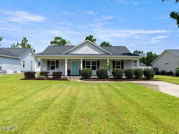 585 Mission Rd, Southport, NC 28461