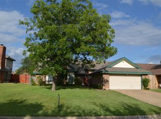 4372 Hemingway Dr, Grand Prairie, TX 75052