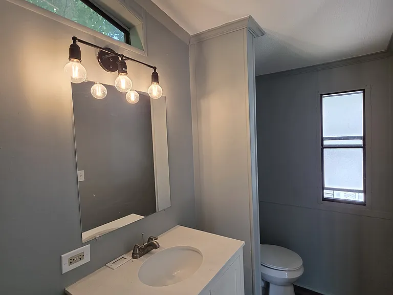 58 W Manor St #58B — Photo 11
