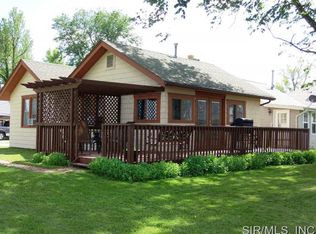 201 Country Club Ln, Waterloo, IL 62298