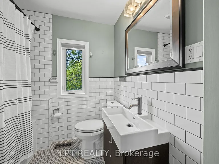 126 Blackburn Ave — Photo 27