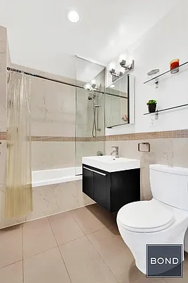 Sold by Bond New York | media 32