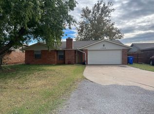 1006 W E Ave, Cache, OK 73527