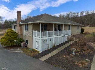 171 Municipal Dr, Bloomsbury, NJ 08804