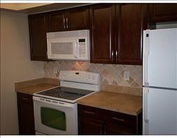 3rd image of 131 Waterside Dr