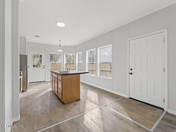4th image of 104 ORANGE Street