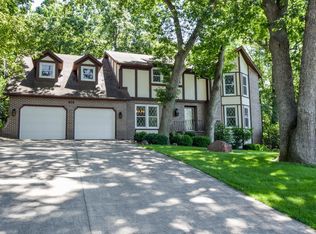 919 Camp Fire Dr, Sun Prairie, WI 53590