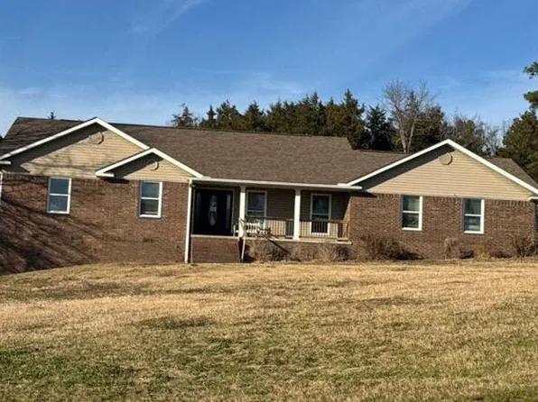 233 Pebble Branch Ln, Russellville, AR 72802