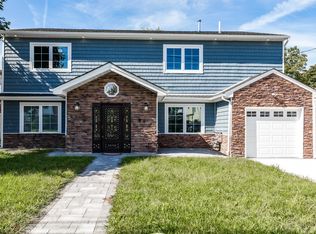 331 Serena Rd, Hewlett, NY 11557