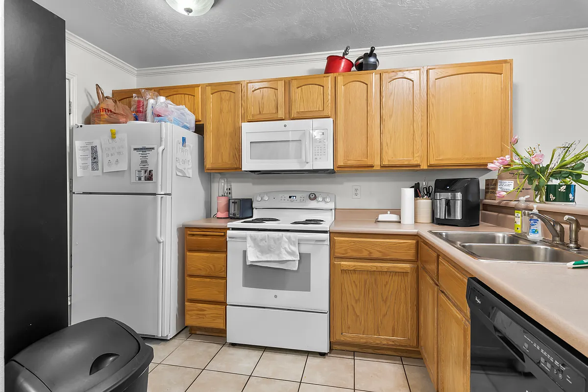 Building Photo - 551 N 200 E #106