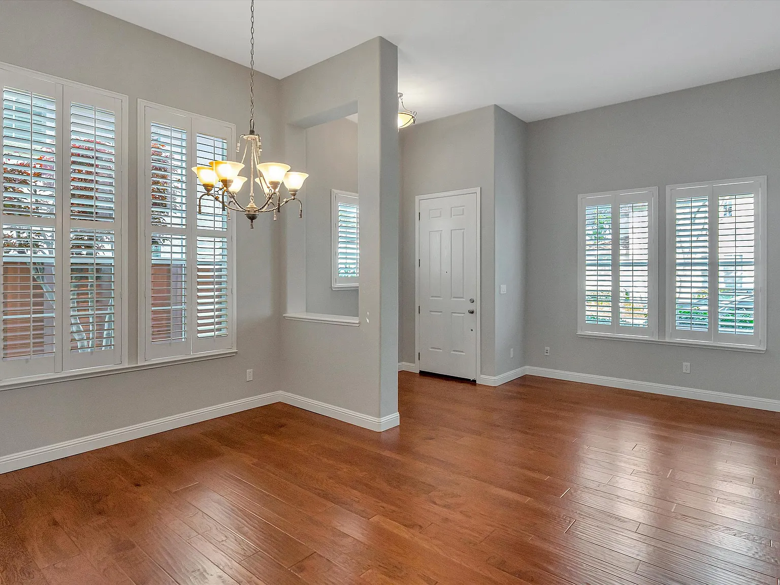 3 bed, 1843 sqft, $4,400 — Photo 4