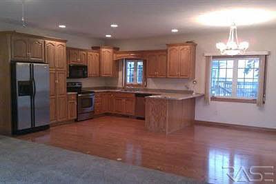 2nd image of 4500 W Graceland Pl