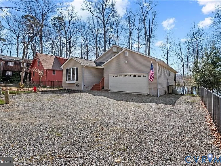 686 Lake Caroline Dr — Photo 3