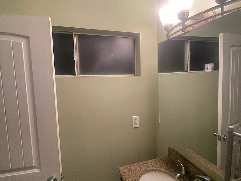 1604 W 27th St #1 — Photo 5