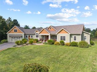 8456 Brae Leure Rd, Manlius, NY 13104