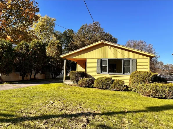 77 Lee Rd, Rochester, NY 14606
