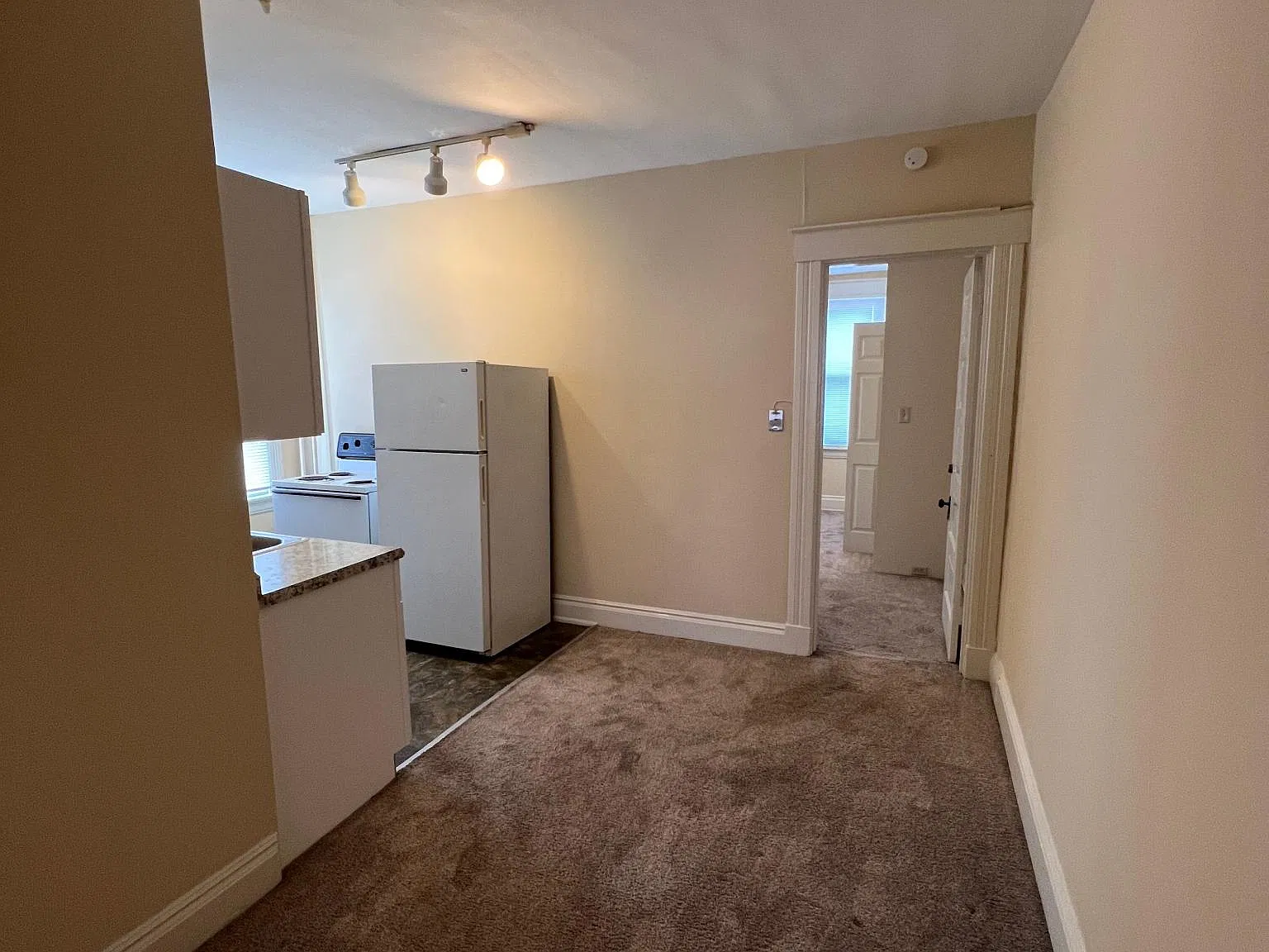 3 bed, $2,175 — Photo 4