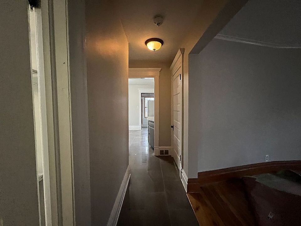 1st image of 122 Franklin Pl