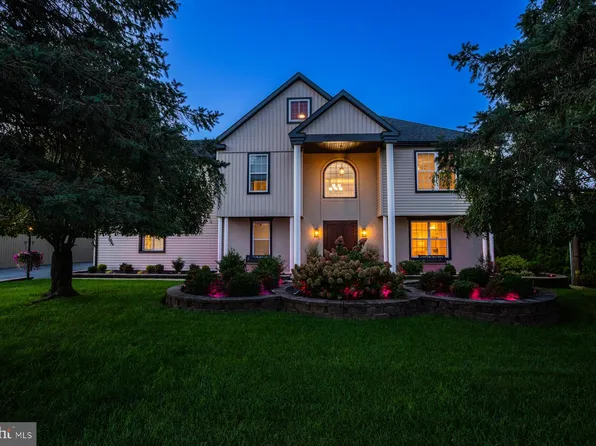 631 W Orange 1/2 St, Lititz, PA 17543