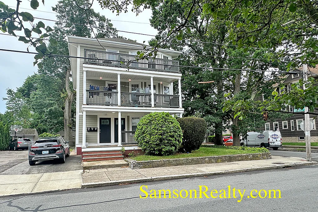 3 bed, 1362 sqft, $2,635 — Photo 3