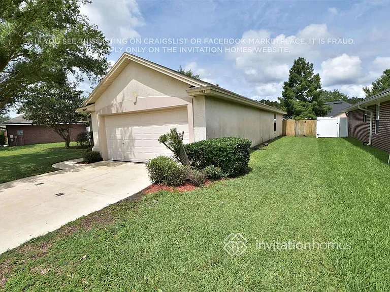 9785 Oxford Station Dr — Photo 2